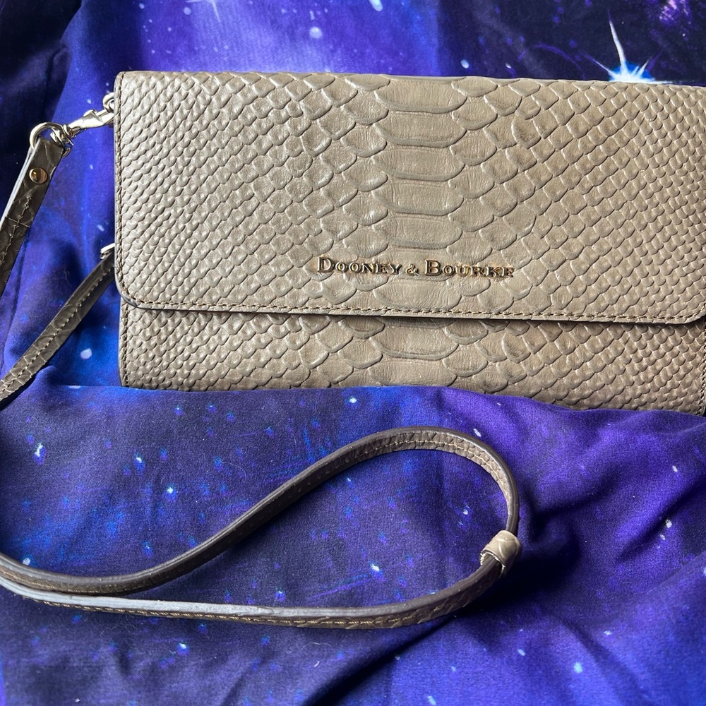 Dooney & Bourke Stone Python Embossed Clutch Cros… - image 4